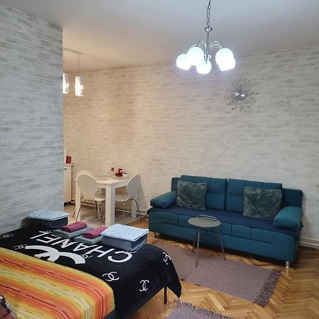 Apartman "Garden" Новий Сад Екстер'єр фото