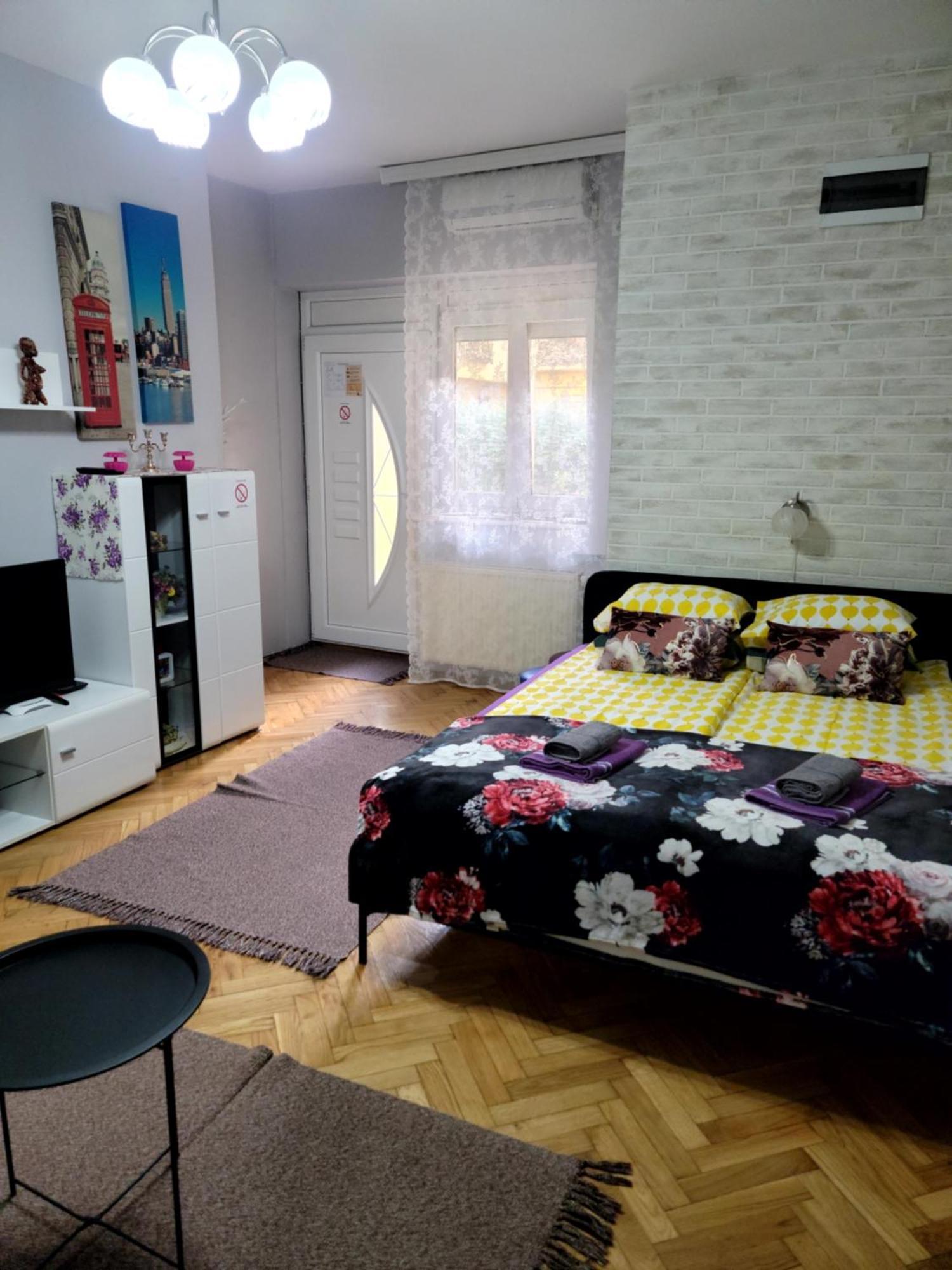 Apartman "Garden" Новий Сад Екстер'єр фото